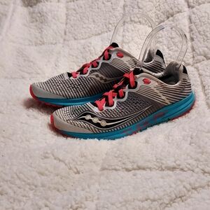 Saucony Women's Type A8 White/ViZiPink Road Running Shoe Sneaker 7 EUC